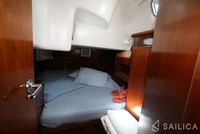Oceanis 41 - Yacht Charter Sailica