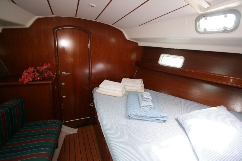 Oceanis 41 - Yacht Charter Sailica