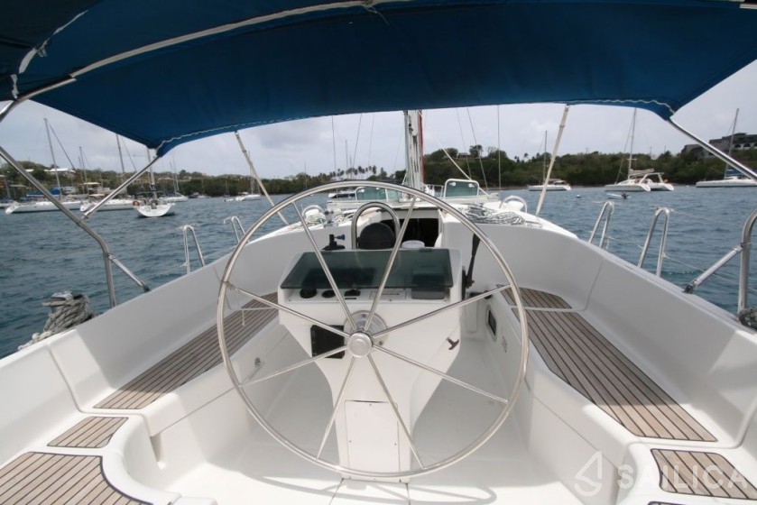 Oceanis 41 - Yacht Charter Sailica