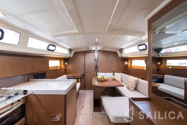 Oceanis 41.1 - Yacht Charter Sailica