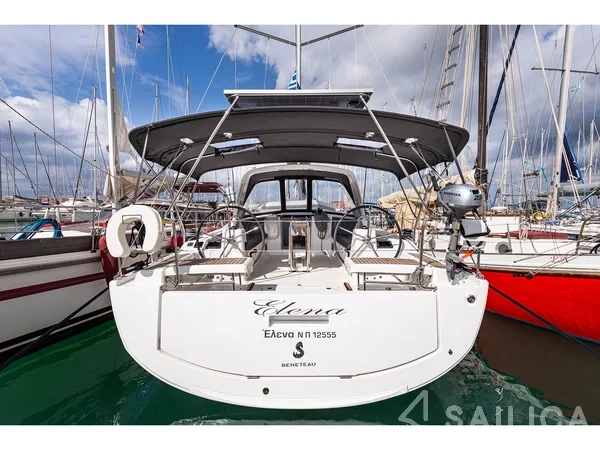 Oceanis 41.1 - Yacht Charter Sailica