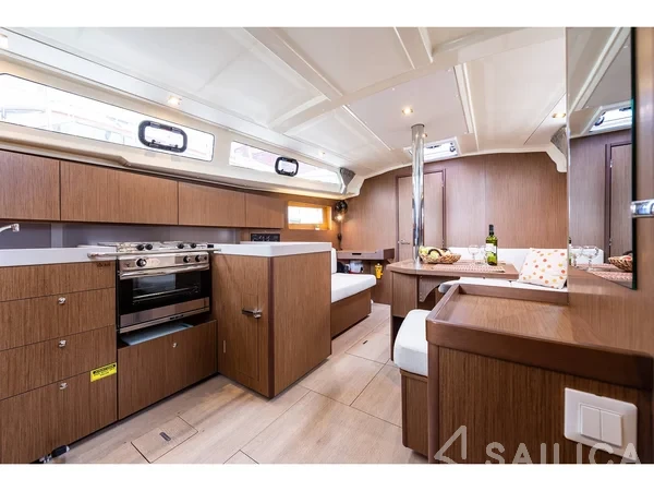 Oceanis 41.1 - Yacht Charter Sailica