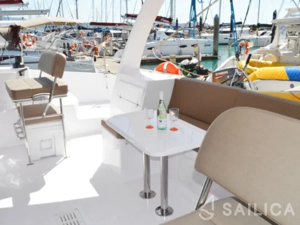 Seawind 1260 - Yacht Charter Sailica