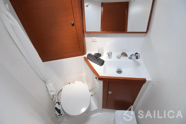 Oceanis 41 - Yacht Charter Sailica