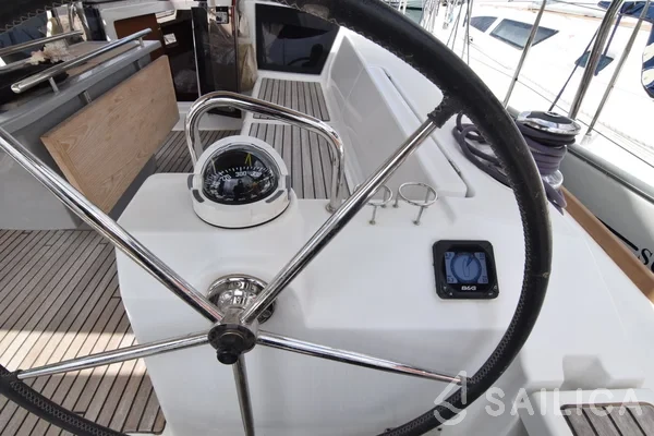 Oceanis 41 - Yacht Charter Sailica