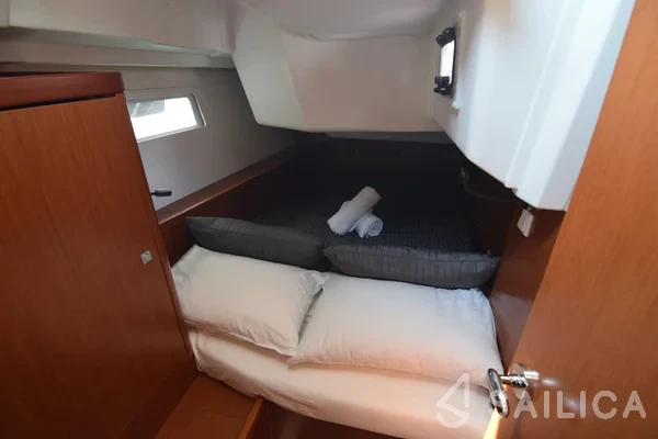 Oceanis 41 - Yacht Charter Sailica