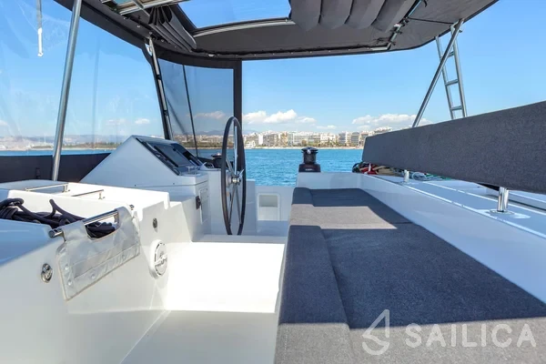 Lagoon 450  Flybridge - Yacht Charter Sailica