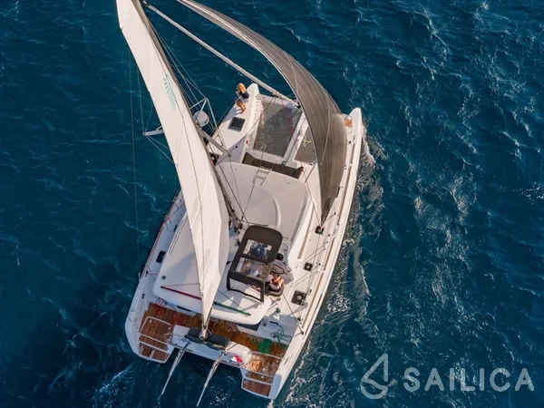 Lagoon 40 - Yacht Charter Sailica