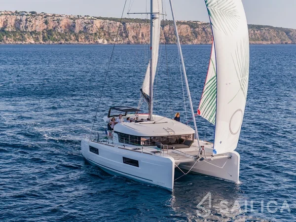 Lagoon 40 - Yacht Charter Sailica