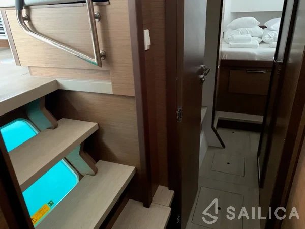 Lagoon 40 - Yacht Charter Sailica