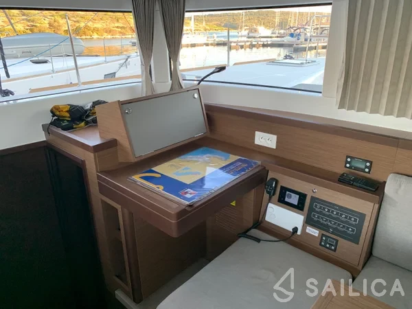 Lagoon 40 - Yacht Charter Sailica