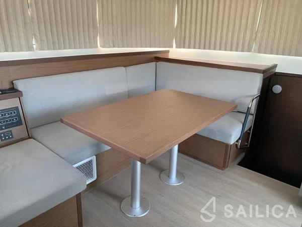 Lagoon 40 - Yacht Charter Sailica