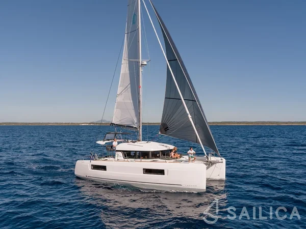 Lagoon 40 - Yacht Charter Sailica