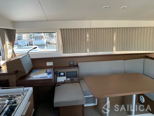 Lagoon 40 - Yacht Charter Sailica