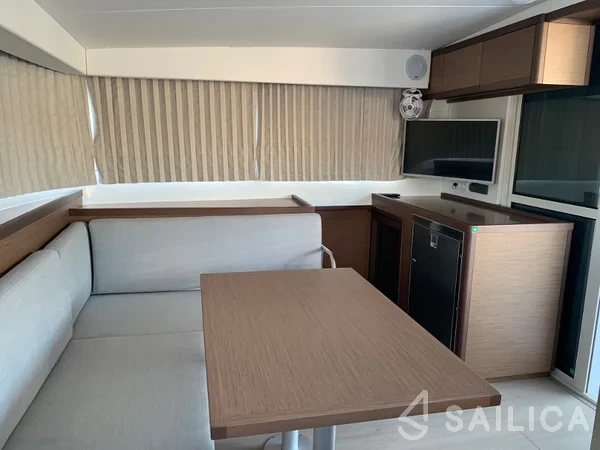 Lagoon 40 - Yacht Charter Sailica