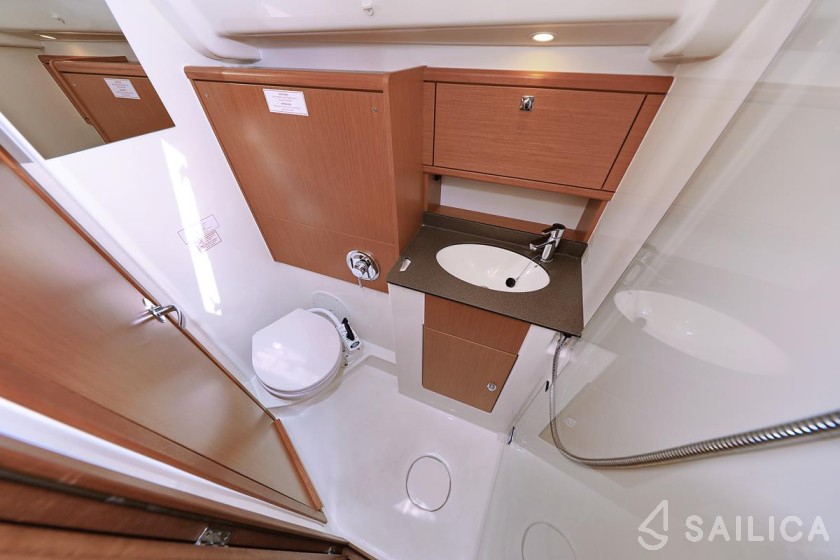 Bavaria 51 Cruiser - Yacht Charter Sailica