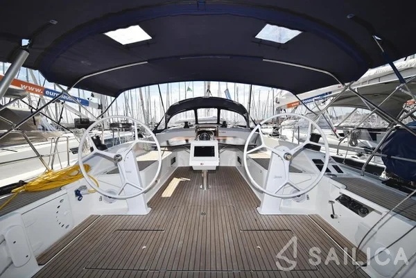 Bavaria 51 Cruiser - Yacht Charter Sailica