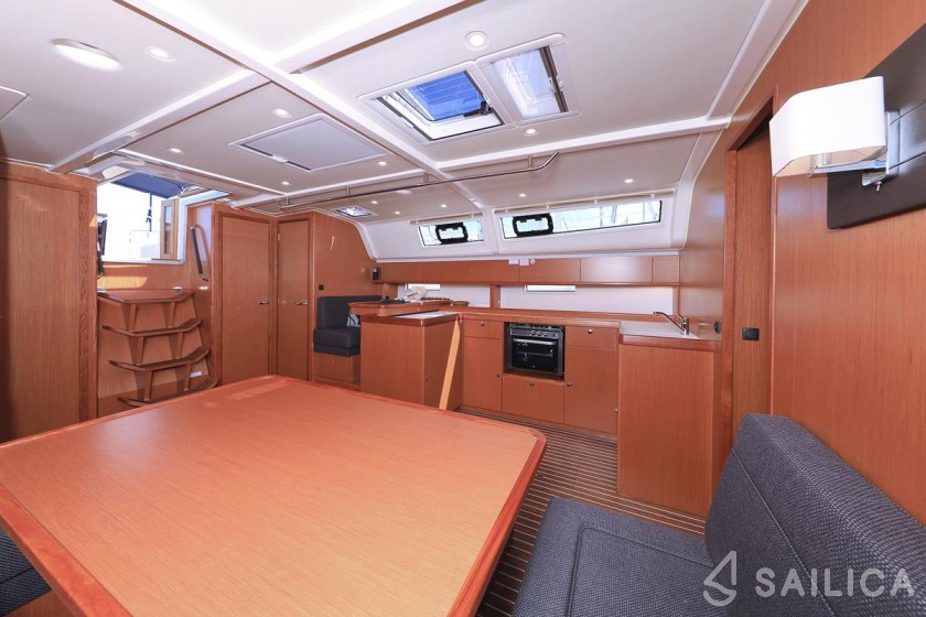 Bavaria 51 Cruiser - Yacht Charter Sailica