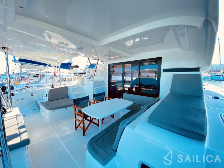 Lagoon 42 - Yacht Charter Sailica