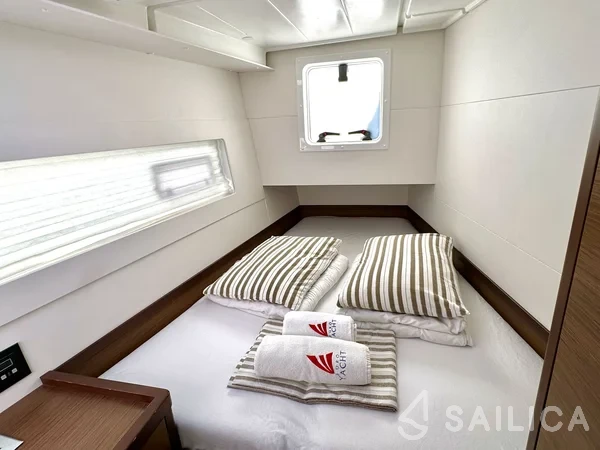 Lagoon 40 - Yacht Charter Sailica