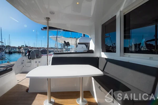 Lagoon 40 - Yacht Charter Sailica