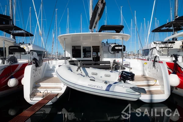 Lagoon 40 - Yacht Charter Sailica