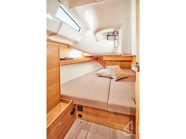 Elan 40.1 - Yacht Charter Sailica