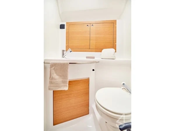 Elan 40.1 - Yacht Charter Sailica
