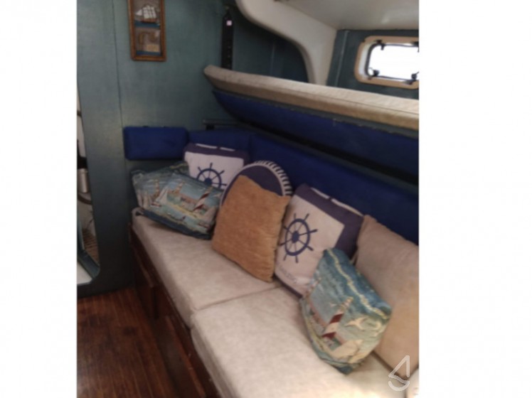 Jeanneau 41 - Yacht Charter Sailica