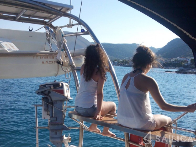 Jeanneau 41 - Yacht Charter Sailica