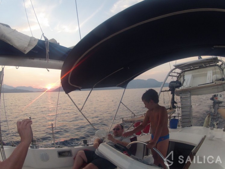 Jeanneau 41 - Yacht Charter Sailica