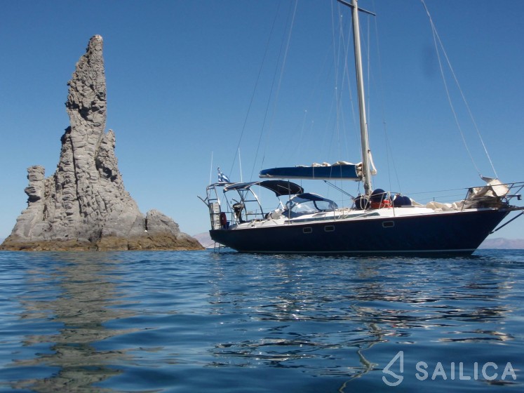 Jeanneau 41 - Yacht Charter Sailica