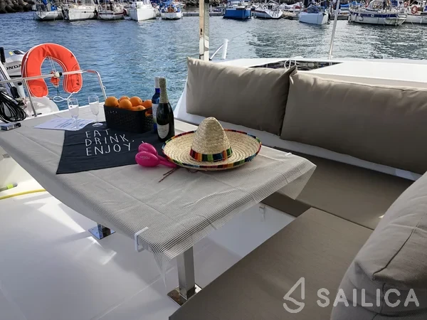 Lucia 40 - Yacht Charter Sailica