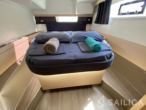 Lucia 40 - Yacht Charter Sailica