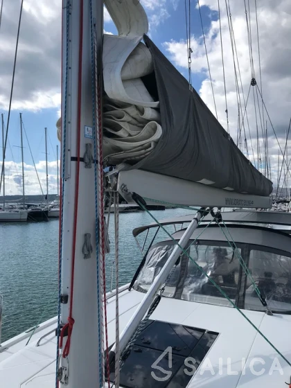 More 55 - Yacht Charter Sailica