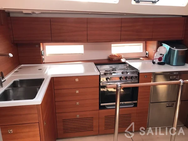 More 55 - Yacht Charter Sailica