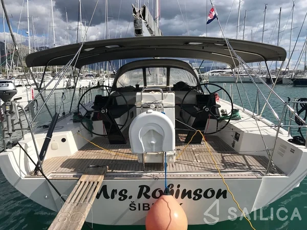 More 55 - Yacht Charter Sailica