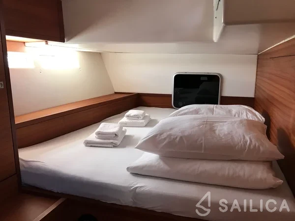 More 55 - Yacht Charter Sailica