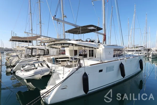 Lagoon 450 - Yacht Charter Sailica