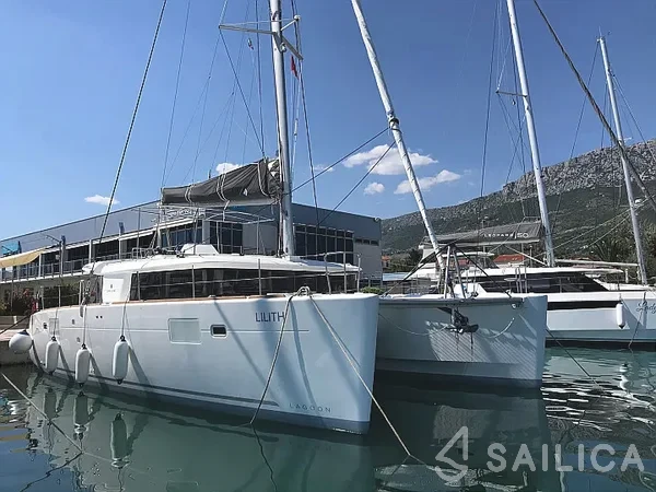 Lagoon 450 - Yacht Charter Sailica