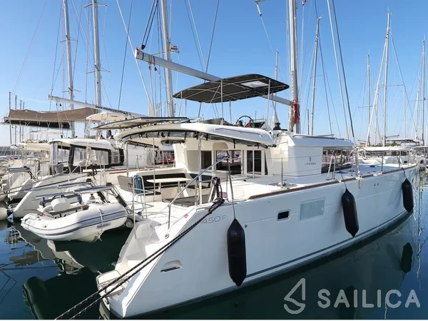 Lagoon 450 - Yacht Charter Sailica
