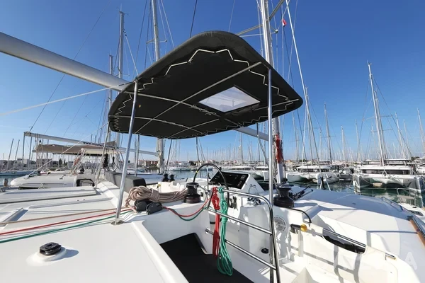 Lagoon 450 - Yacht Charter Sailica