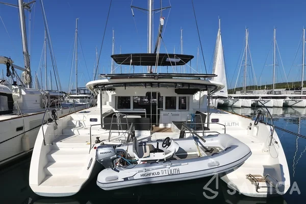 Lagoon 450 - Yacht Charter Sailica