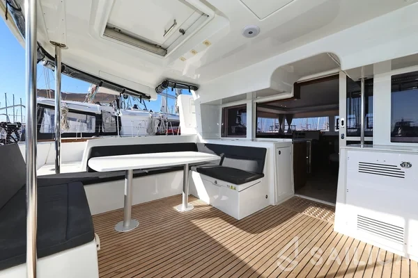 Lagoon 450 - Yacht Charter Sailica