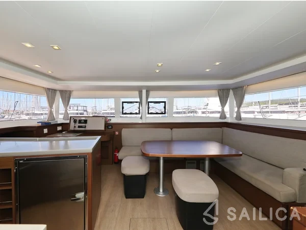 Lagoon 450 - Yacht Charter Sailica