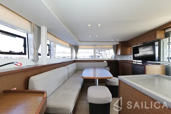 Lagoon 450 - Yacht Charter Sailica