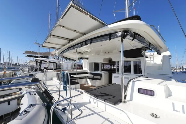 Lagoon 450 - Yacht Charter Sailica