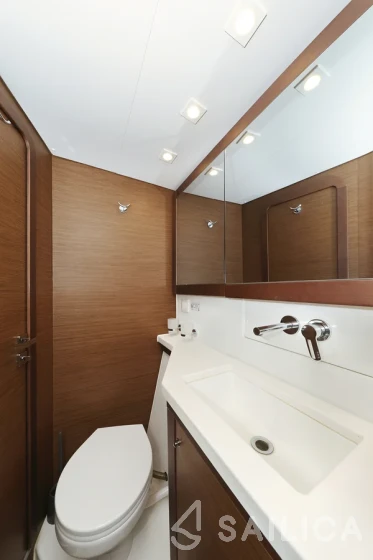 Lagoon 450 - Yacht Charter Sailica