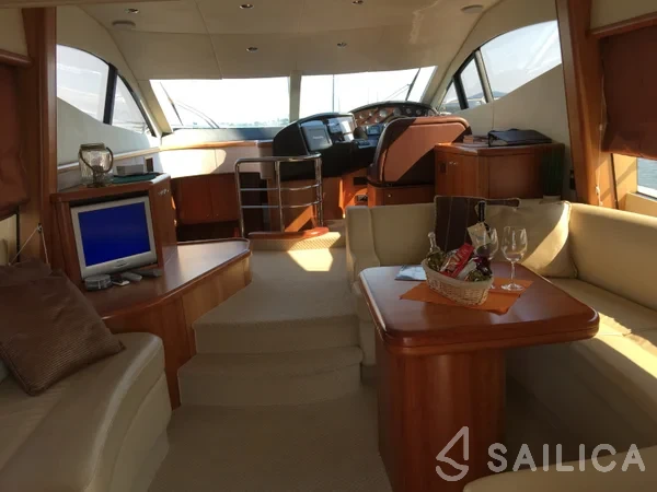 Manhattan 50 - Yacht Charter Sailica
