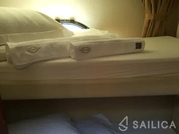 Manhattan 50 - Yacht Charter Sailica